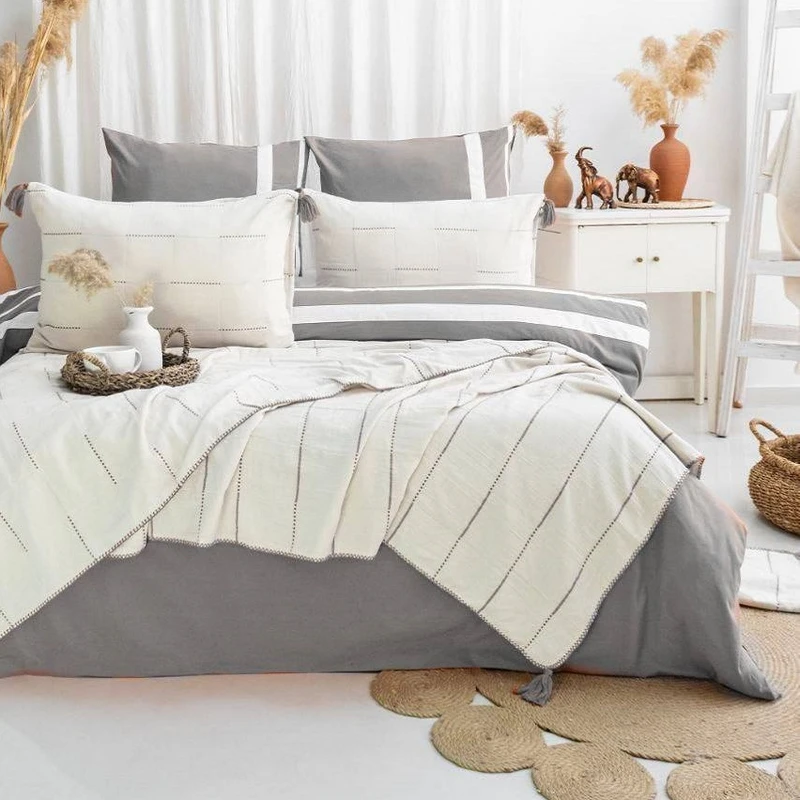 سرویس ملحفه دو نفره 7 تکه شاهسِر مدل Eva Gri C.K