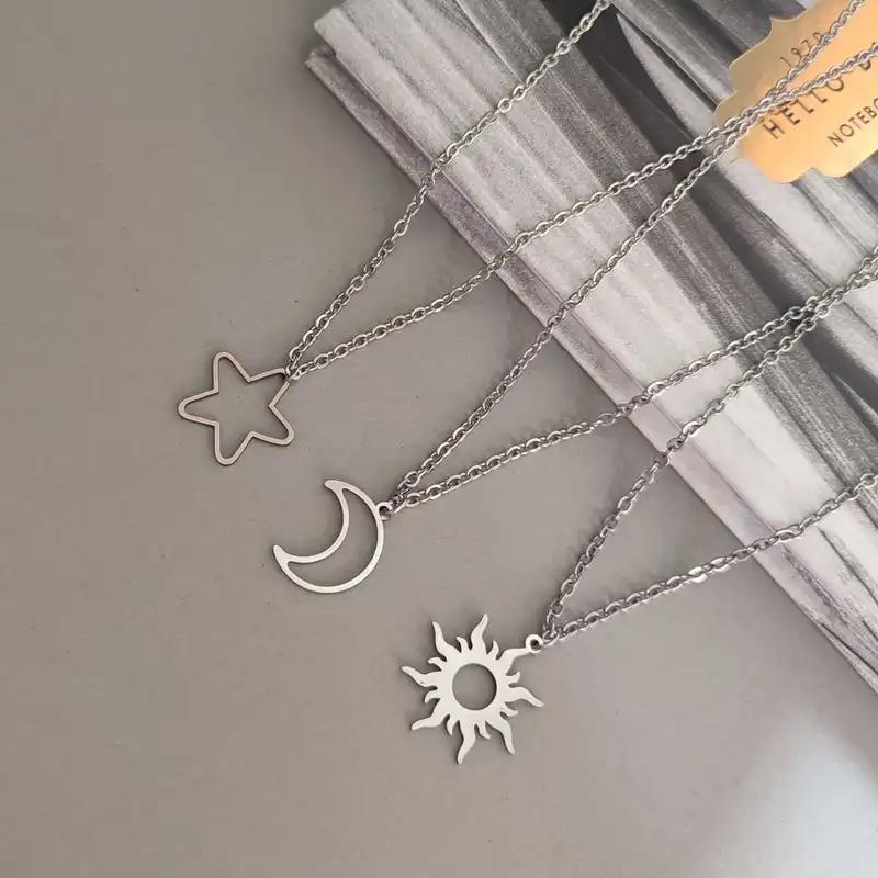 گردنبند مدل ماه و خورشید و ستاره بسته سه عددی