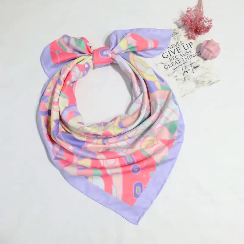 روسری زنانه مدل ابریشم دور دست دوز قواره کوچک شاد کد a-8055