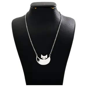 گردنبند نقره زنانه دلی جم طرح روباه کد D 106