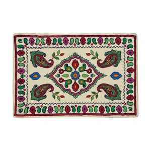رومیزی پته دوزی طرح سپیدار