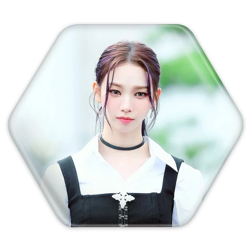 پیکسل خندالو طرح کارینا گروه گروه آسپا Aespa مدل شش ضلعی کد 19711