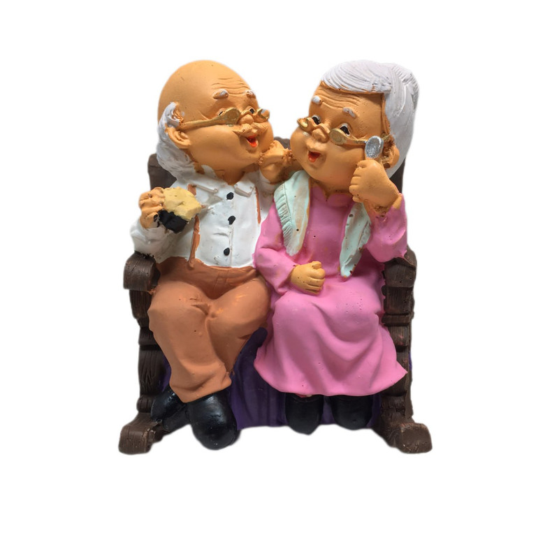 مجسمه مدل پیرمرد و پیرزن عاشق