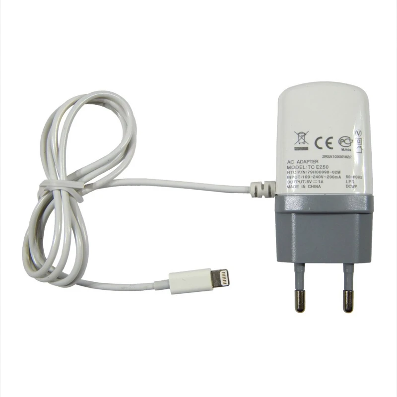 شارژر دیواری 5 وات مدل EKA - Q21 به همراه کابل لایتنینگ