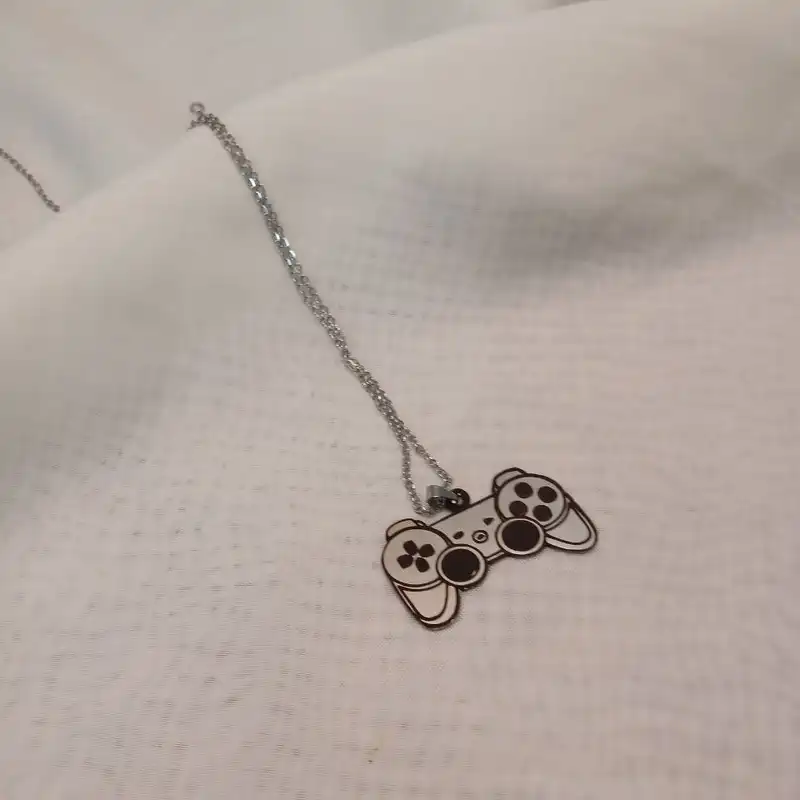 گردنبند مدل دسته ی بازی