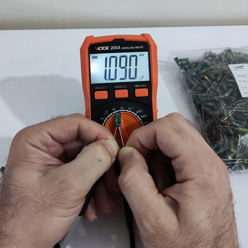 خازن الکترولیت 1 میکرو فاراد 50 ولت جی دبلیو کو کد SC03 بسته 6 عددی