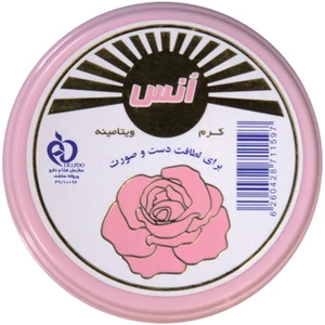 کرم مرطوب کننده انس مدل Vitamin حجم 100 میلی لیتر