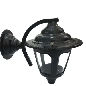 چراغ حیاطی دیواری طرح ماهنوس کد 001