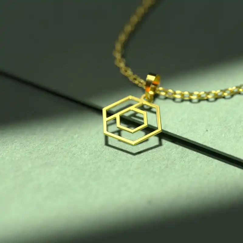 گردنبند طلا 18 عیار زنانه مدوپد مدل هندسی کد D3-1-1193