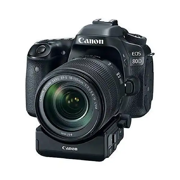 دوربین دیجیتال کانن مدل Eos 80D EF S به همراه لنز 18-135 میلی متر f/3.5-5.6 IS USM
