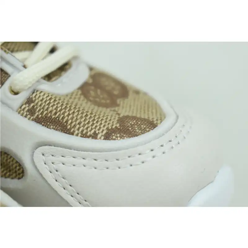 کفش مخصوص پیاده روی بچگانه مدل چراغ دار کد C-8203