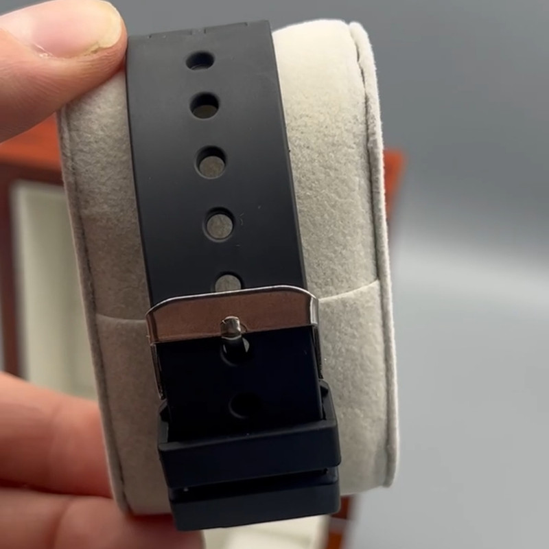 ساعت مچی عقربه ای مدل تک موتوره بند پیو کد 1