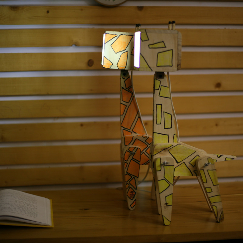 چراغ مطالعه مدل زرافه