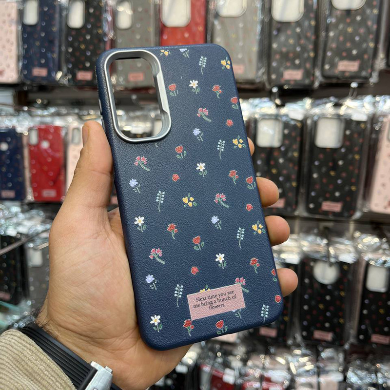 کاور تام قاب مدل گل دار طرح رز مناسب برای گوشی موبایل سامسونگ Galaxy A55
