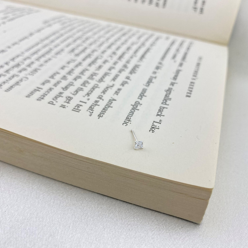 پیرسینگ بینی زنانه مدل تک نگین مربع کد P4385 پیرسینگ بینی زنانه مدل تک نگین مربع کد P4385