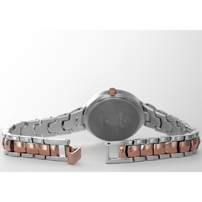 ساعت مچی عقربه ای زنانه اوماکس مدل OJEC046N004