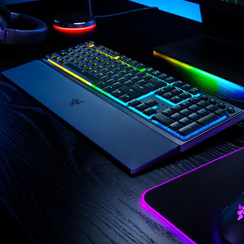 کیبورد گیمینگ ریزر مدل Ornata V3 X، سوییچ ممبران، Full-Size، نورپردازی RGB