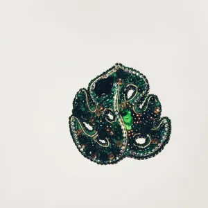 گل سینه دخترانه مدل برگ