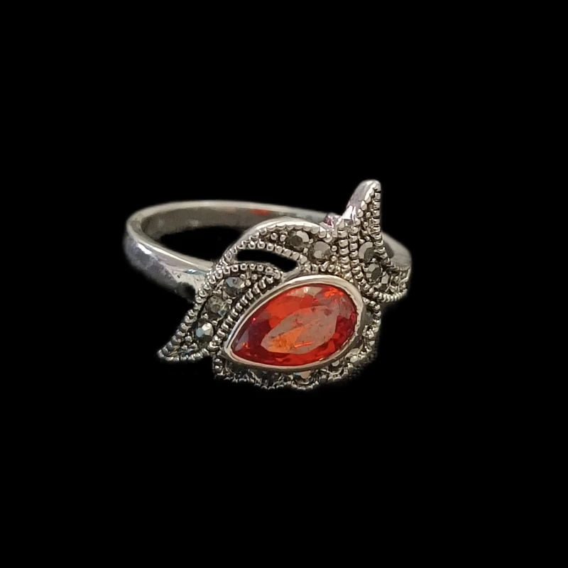 انگشتر زنانه مدل سلطنتی نگین دار 