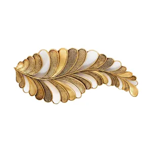 دیوار کوب طرح برگ