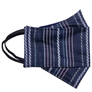 ماسک پارچه ای طرح راه راه