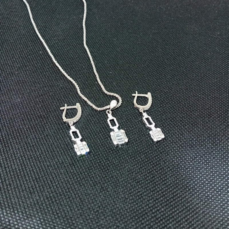 نیم ست نقره زنانه مدل باگت میکرو