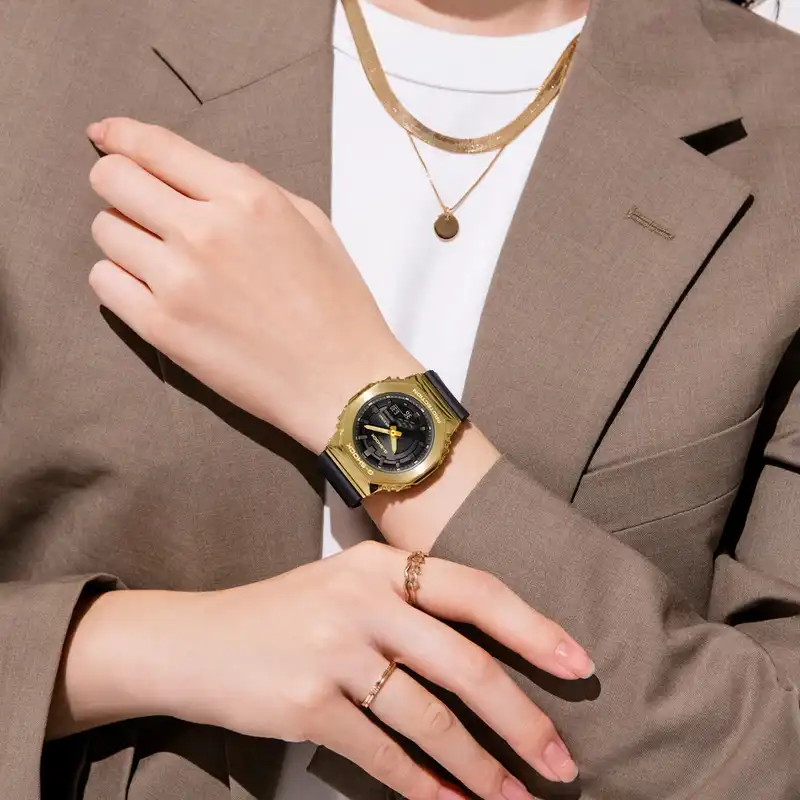 ساعت مچی عقربه ای زنانه کاسیو مدل GM-S2100GB-1ADR