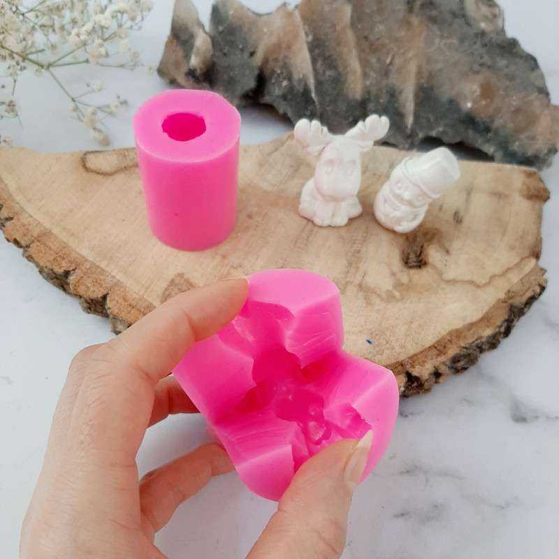 قالب شمع مدل ست کریسمسی طرح آدم برفی و گوزن بسته 2 عددی