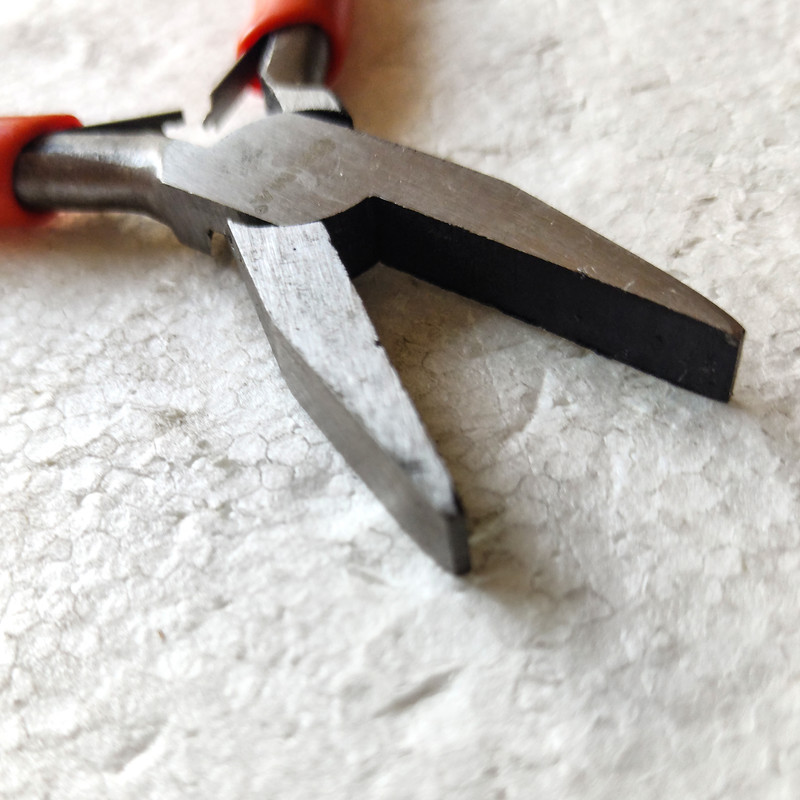 انبر دم پهن ریما مدل FQS - 4.5 سایز 4.5 اینچ انبر دم پهن ریما مدل FQS - 4.5 سایز 4.5 اینچ