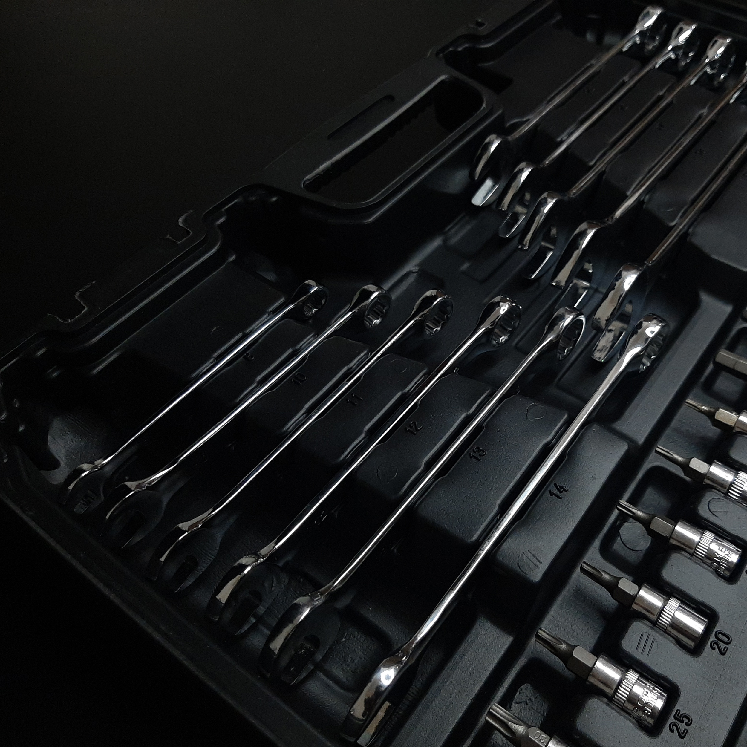 مجموعه ابزار آچار و سری بکس مدل SR-78-12 بسته 78 عددی