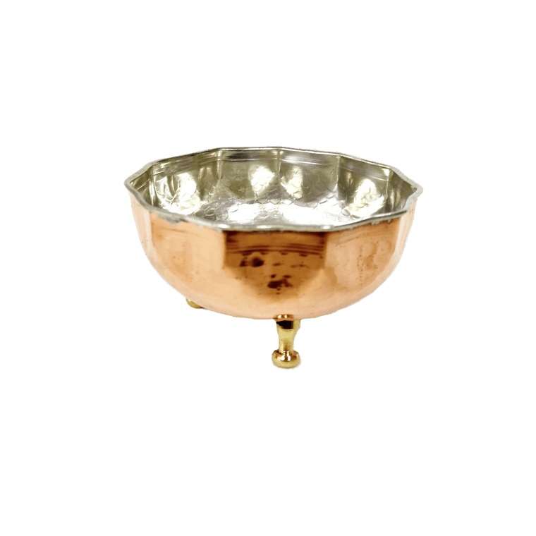 کاسه مسی مدل سه پایه طرح لبه چین کد AZ01_K