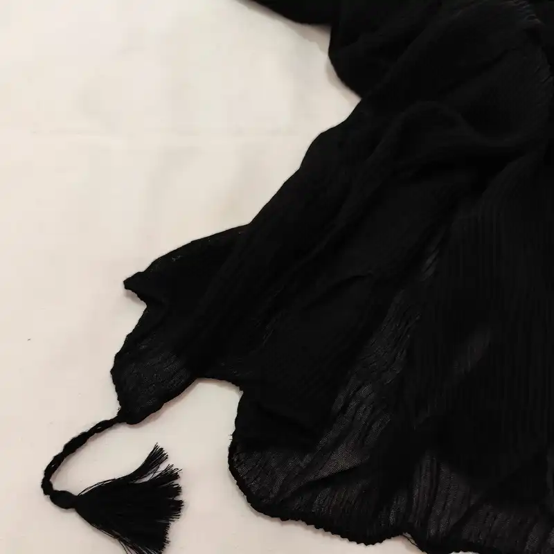 شال زنانه مدل منگوله پلیسه