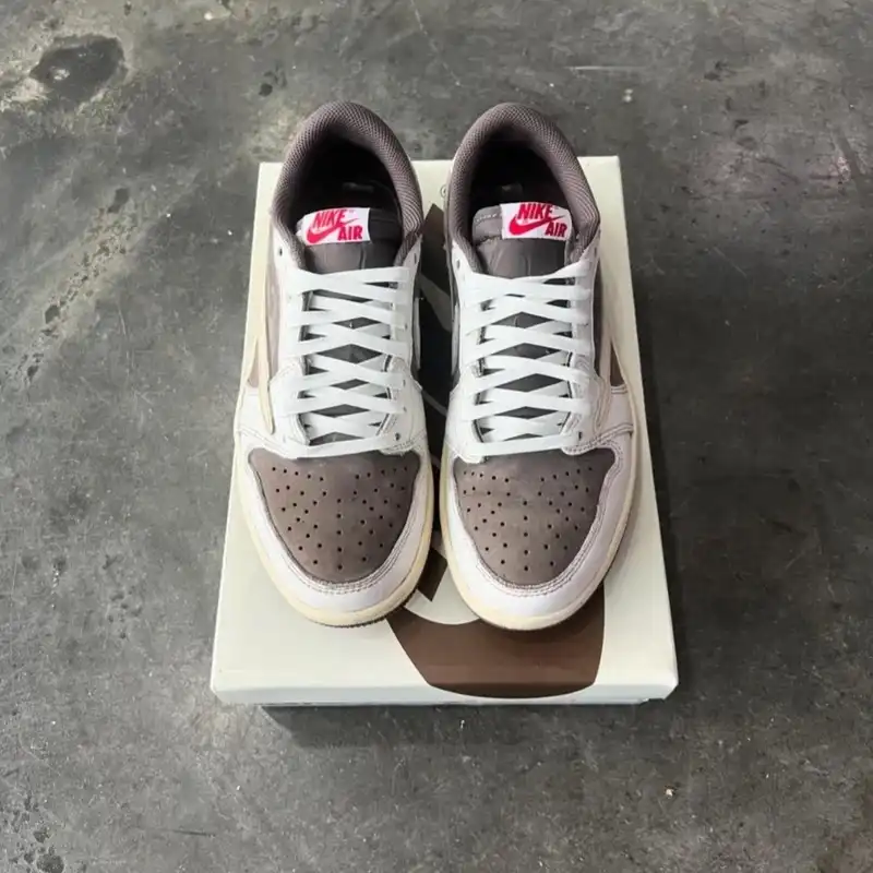 کفش پیاده روی مدل تراویس AIR