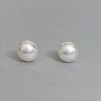 گوشواره زنانه مدل&nbsp;میخی طرح مرواریدی