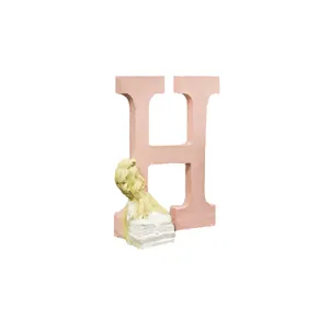 استند اسم اتاق کودک طرح حرف H