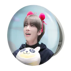 آینه جیبی خندالو طرح تهیون گروه تی اکس تی TXT مدل تاشو کد 11839 