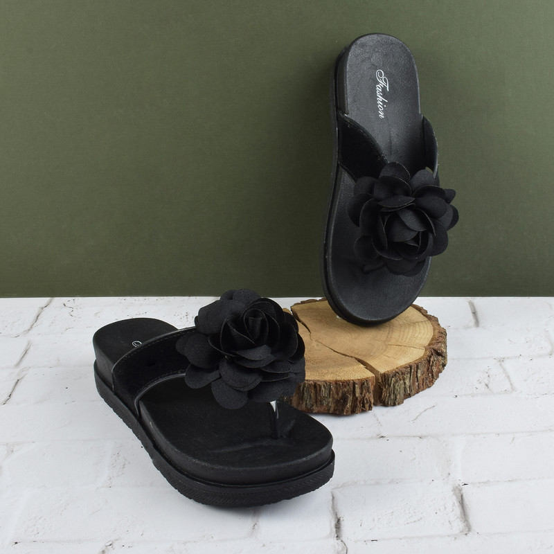 دمپایی لاانگشتی زنانه نیکتا مدل گلدار BK.2861