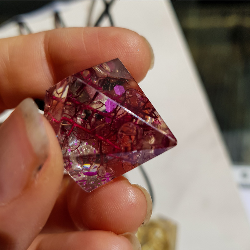 گردنبند دخترانه مدل رزینی منشور 2