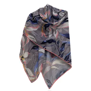 روسری زنانه مدل نخی چهارفصل قواره بزرگ کد 1668