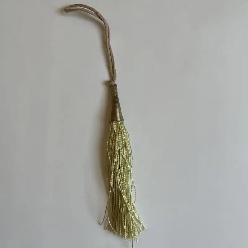 آویز تزیینی مدل منگوله کد s100 بسته 4 عددی