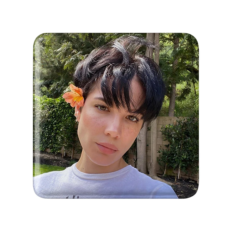 مگنت خندالو طرح هالزی Halsey  مدل مربعی کد 19092