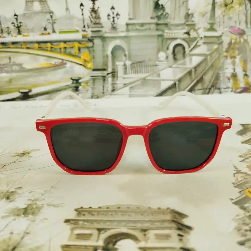 عینک آفتابی بچگانه مدل CH13 کد RE