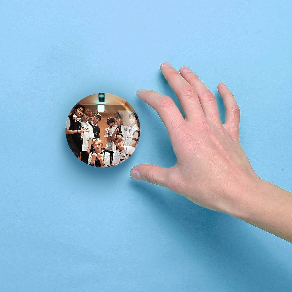 آینه جیبی خندالو مدل گروه استری کیدز Stray Kids  کد 11849