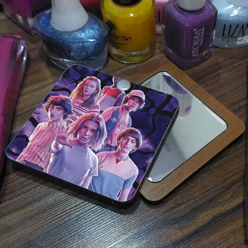 آینه جیبی مدل استرنجر تینگز کد ay-196