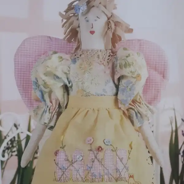 مجله DOLLS آوريل 2020