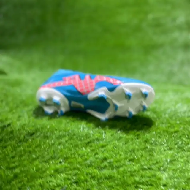 کفش فوتبال مردانه مدل استوک دار کد 2025