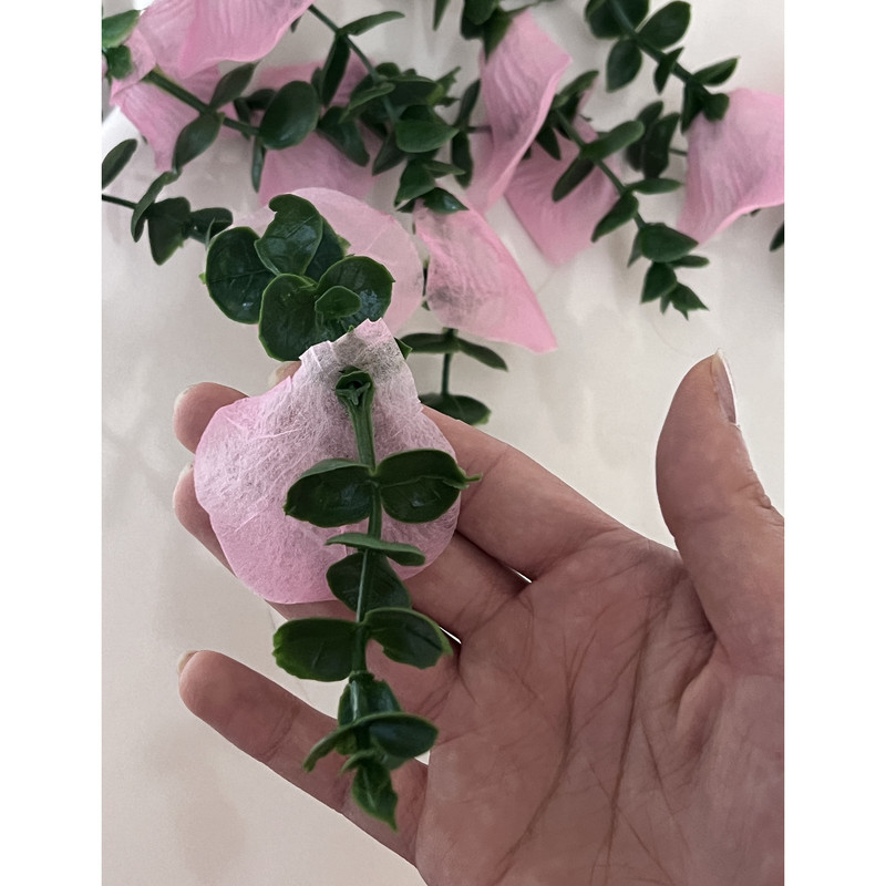 گل مصنوعی مدل آویز گلبرگ و شمشاد