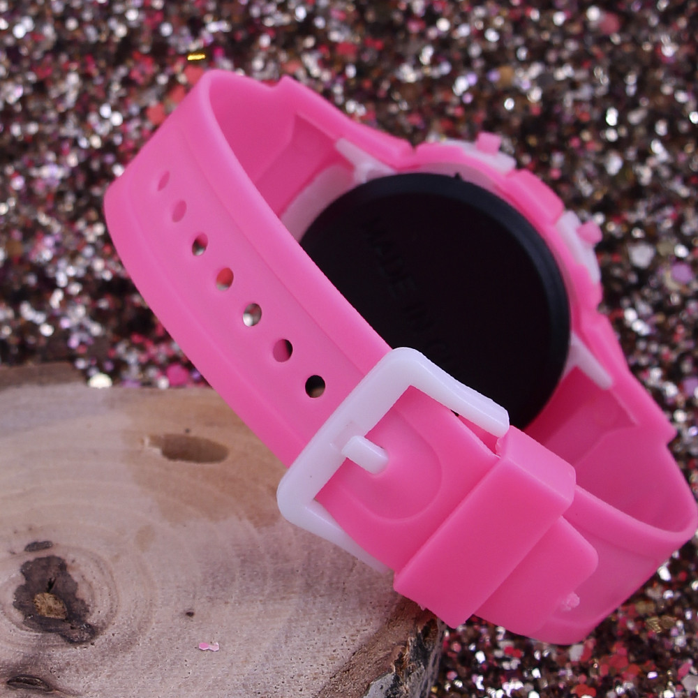 ساعت مچی دیجیتال دخترانه مدل LE 3103 -SOO-SE ساعت مچی دیجیتال دخترانه مدل LE 3103 -SOO-SE