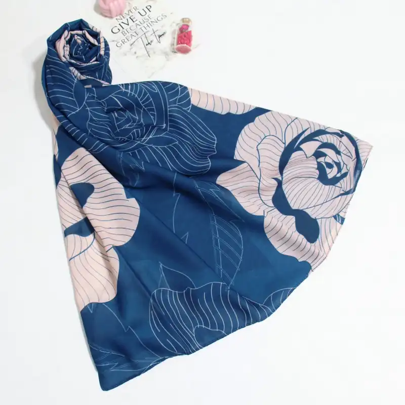 شال زنانه مدل نخی جدید مزونی گل رز کد a-8070