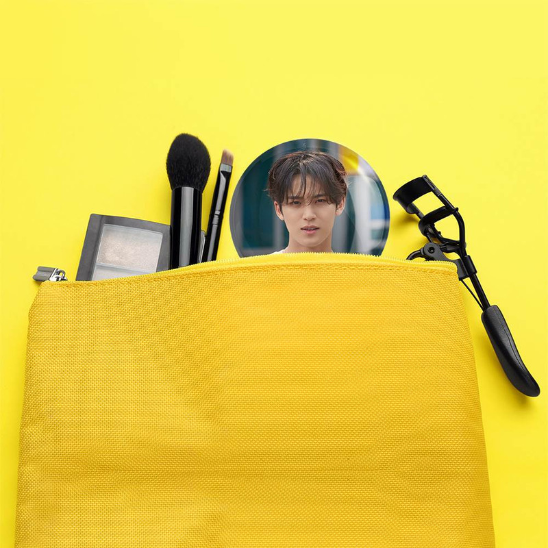 آینه جیبی خندالو مدل مینگیو گروه سونتین Seventeen  کد 21630